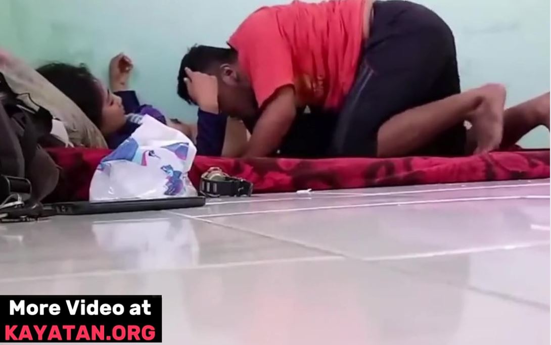 Tikiman lang ng mag tito